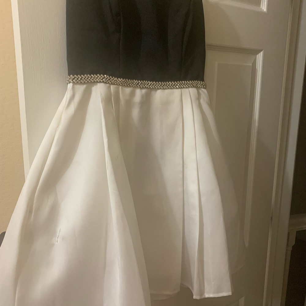 Short dress with straps rhinestone waist